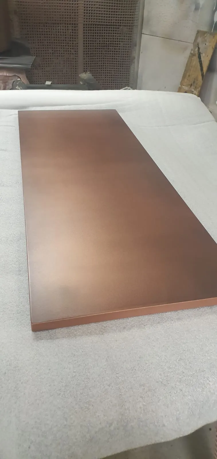 Polished liquid metal wall